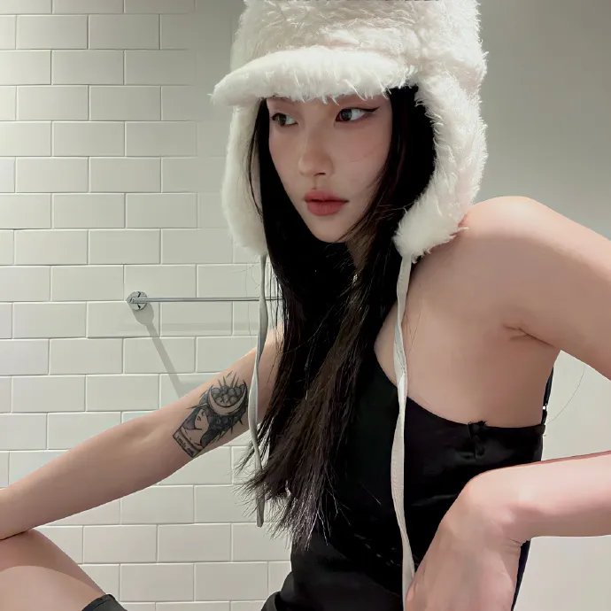 皮罗斯马尼 封面