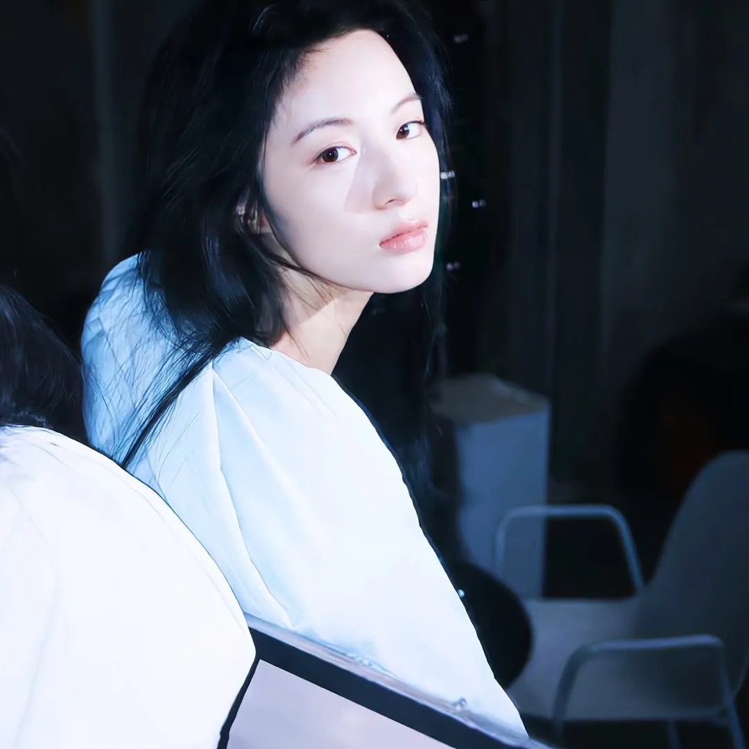夜鹰 封面